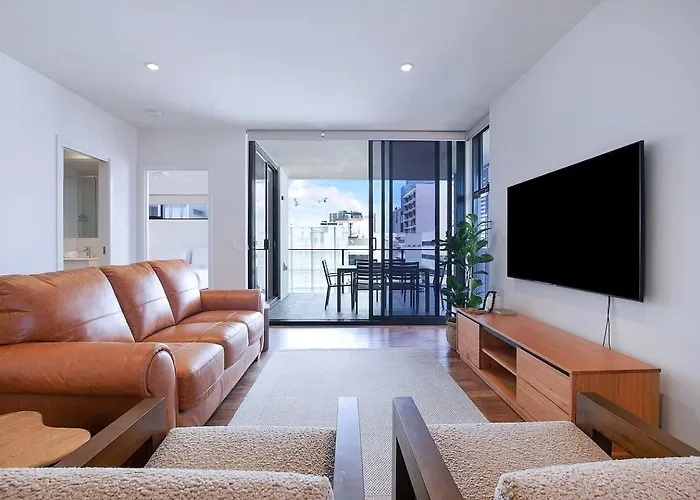 Regatta Hideaway - A Breezy Balcony Residence