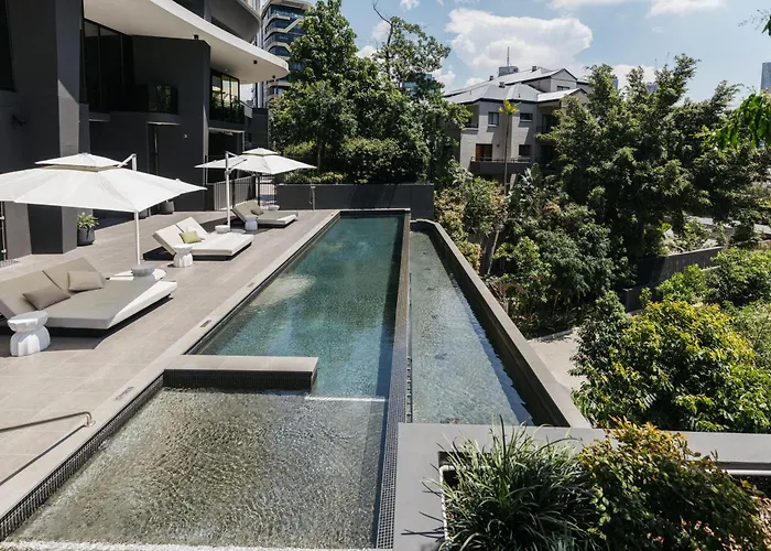 Kangaroo Point Apartment By Urban Rest