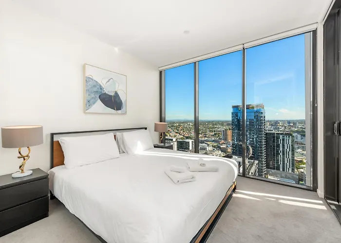 Breathtaking Views, King Bed, Pool & Best Location