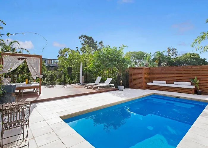 Large Family Home With Pool & Spa