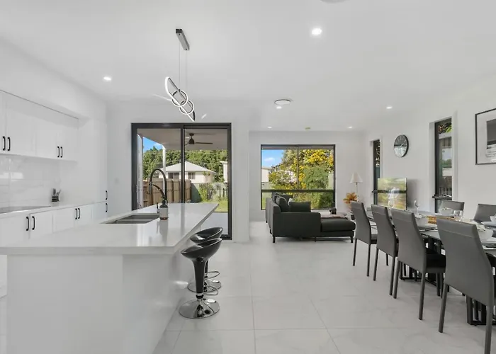 Spacious 5Br Family Home In Leafy Corinda