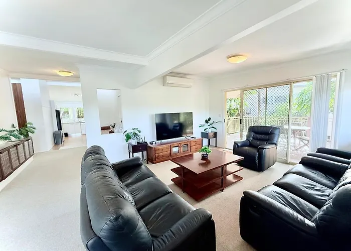 Leafy 3-Bedroom Escape To Nature-Air Conditioned With Smart Entry
