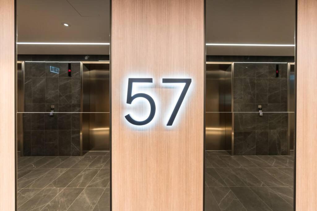 Apartment Lvl 57 Skytower Breathtaking Views Cbd Wifi Carpark By Stylish Brisbane