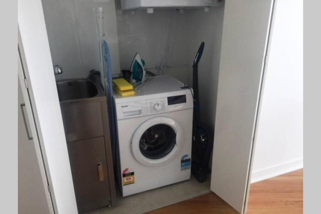 Lvl 57 Skytower Breathtaking Views Cbd Wifi Carpark By Stylish