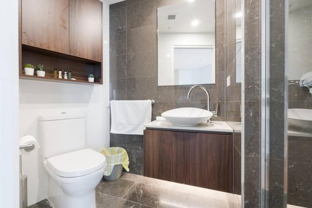 Lvl 57 Skytower Breathtaking Views Cbd Wifi Carpark By Stylish Apartment Brisbane