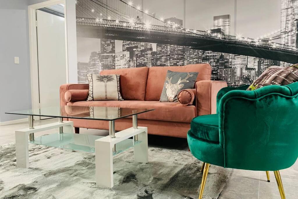 Southbank Modern Luxe Apartment Brisbane