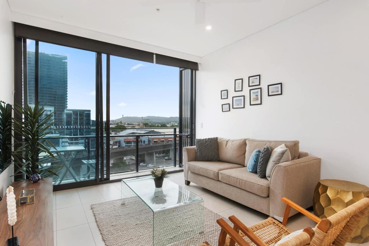 Chic 1brm With Pool & Gym Apartment *