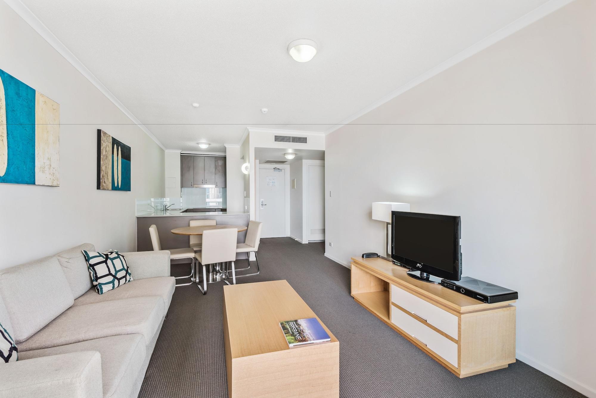 Dockside Aparthotel 4*