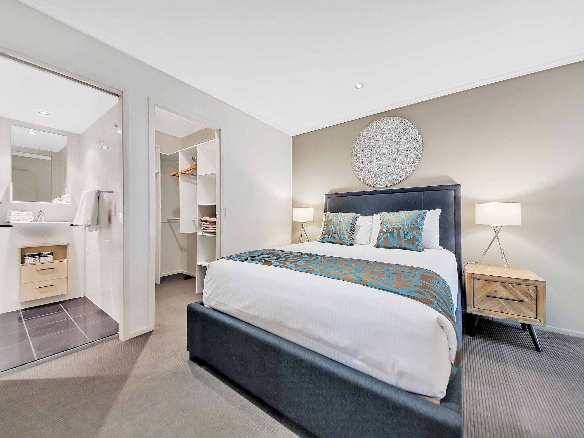 Aparthotel Quest River Park 4*