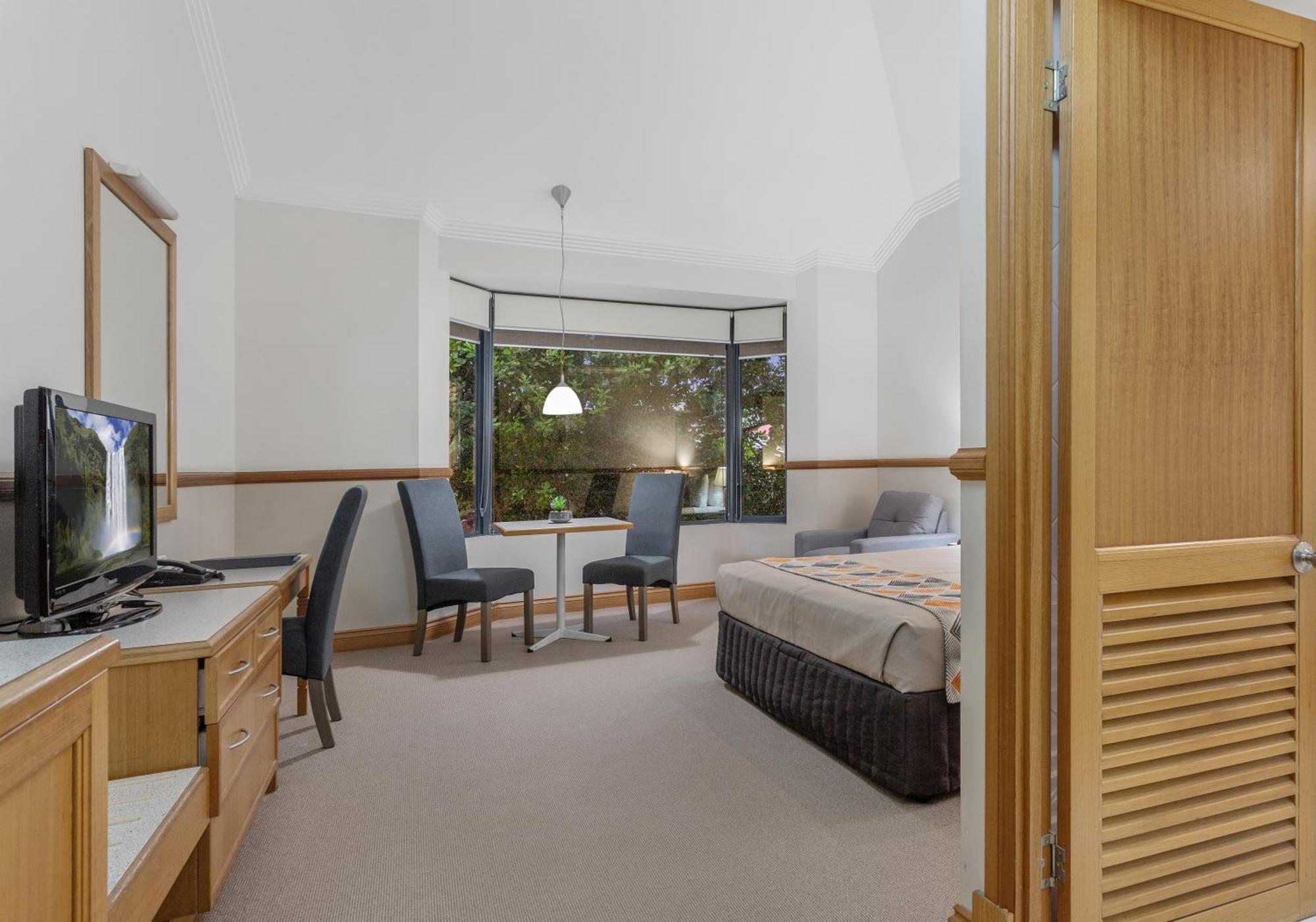 Airport International Hotel