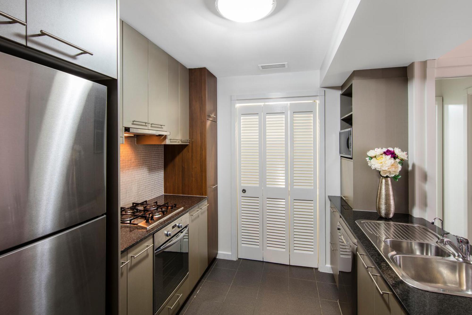 Oaks Mews Aparthotel 4*