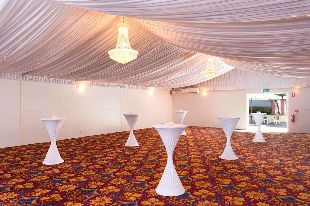 Royal On The Park Hotel 5*