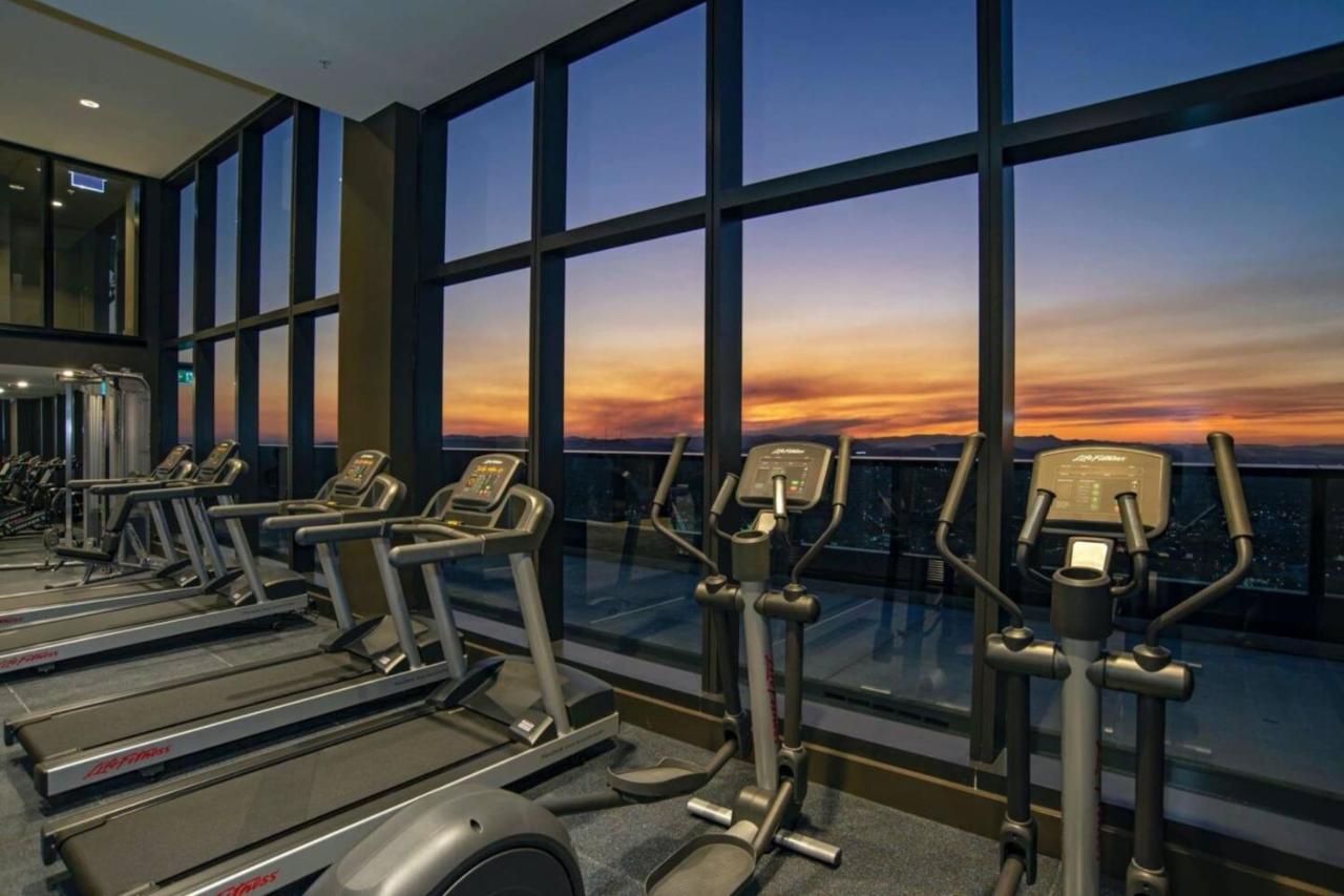 Apartment Luxury 1 Bedroom Retreat In With Pool And Gym *
