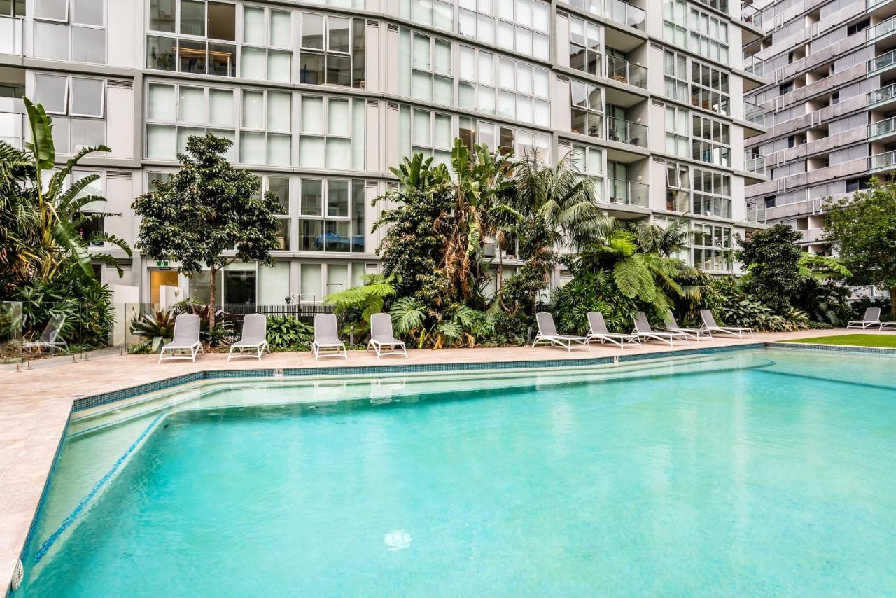 Chic Inner City Position 2 Bedroom With Parking By Serain Residences Brisbane