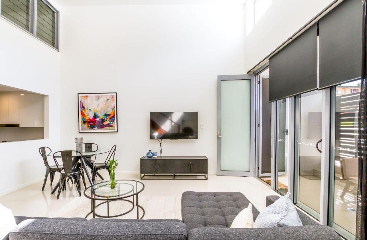 Holiday home Luxurious 3bdr Townhouse In Great Location