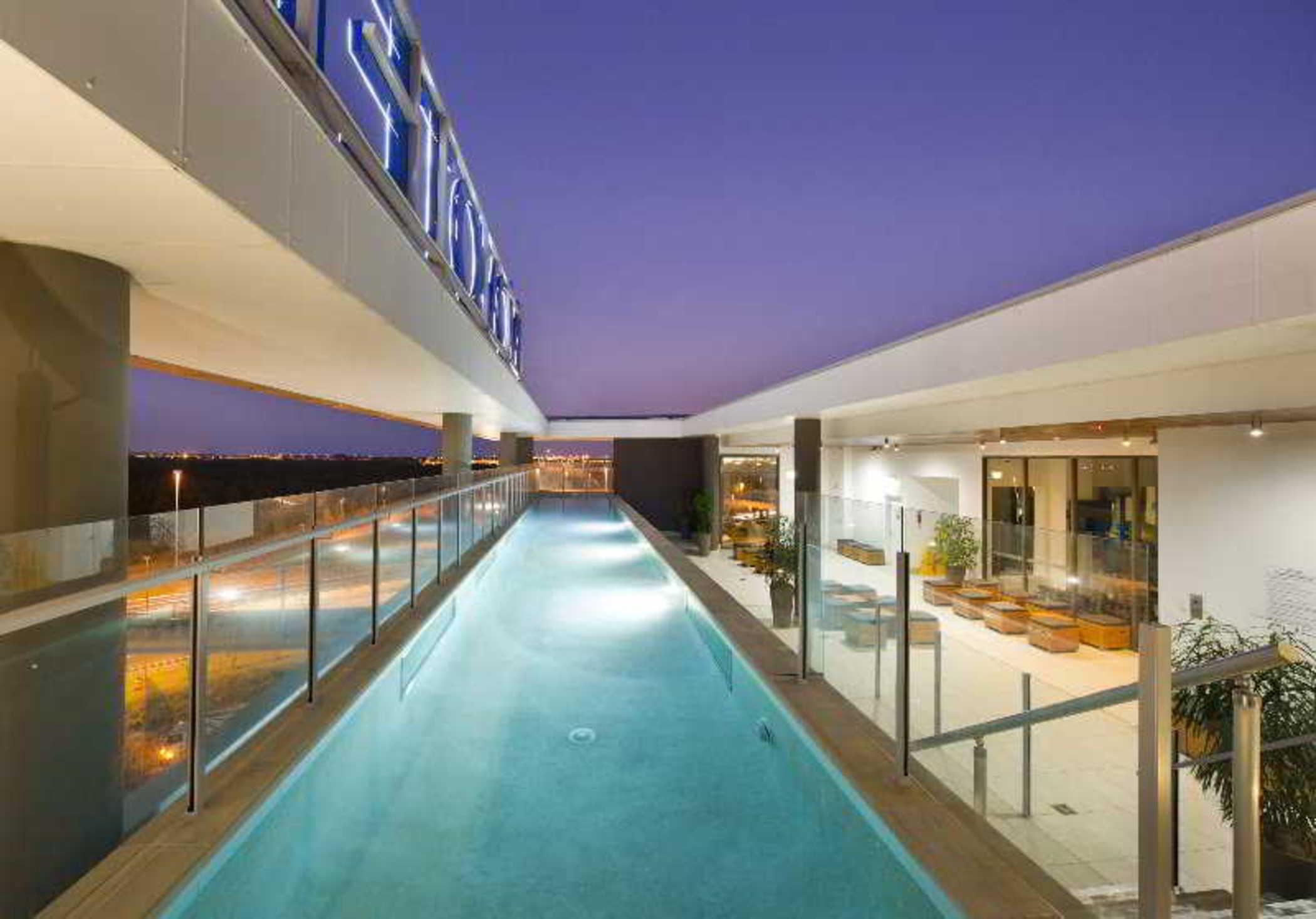 Hotel Novotel Airport 5*