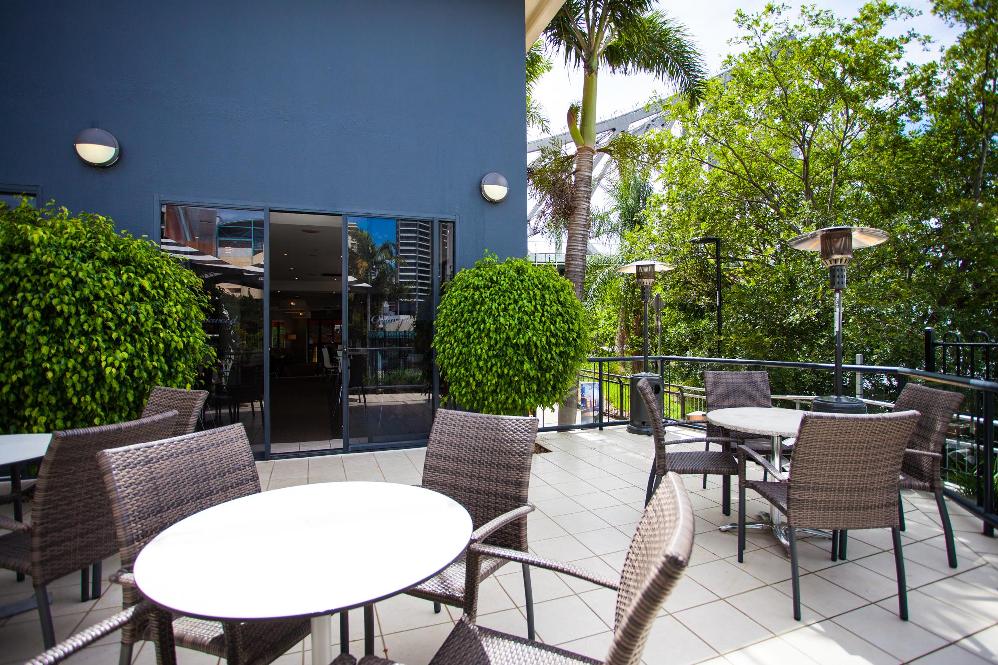 Adina Aparthotel 4*