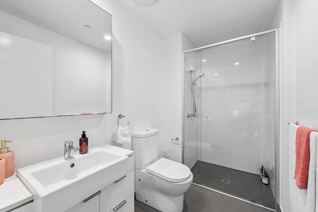 Lovely 2 Bedroom Unit Pool,gym Workspace & More Brisbane