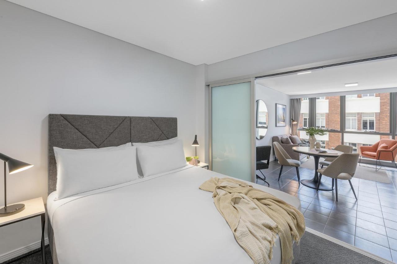Meriton Adelaide Street, 5*