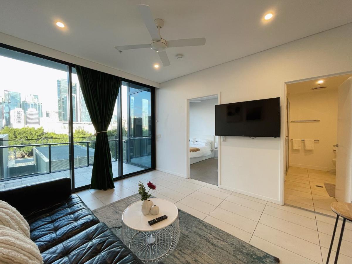 Lovely 2 Beds With View At South Apartment