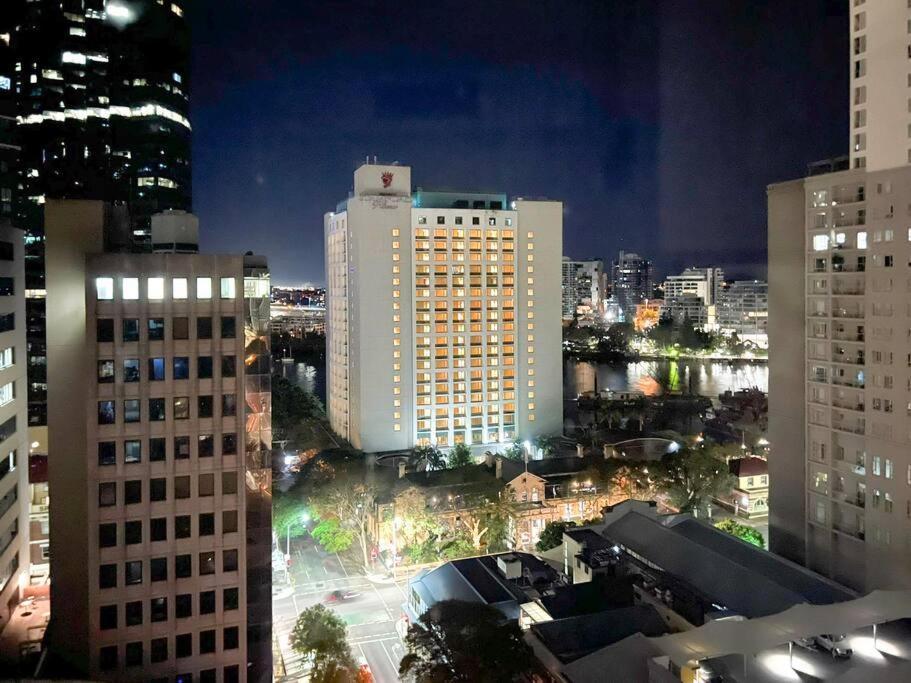 Amazing 2 Bedroom In Cbd! Apartment Brisbane