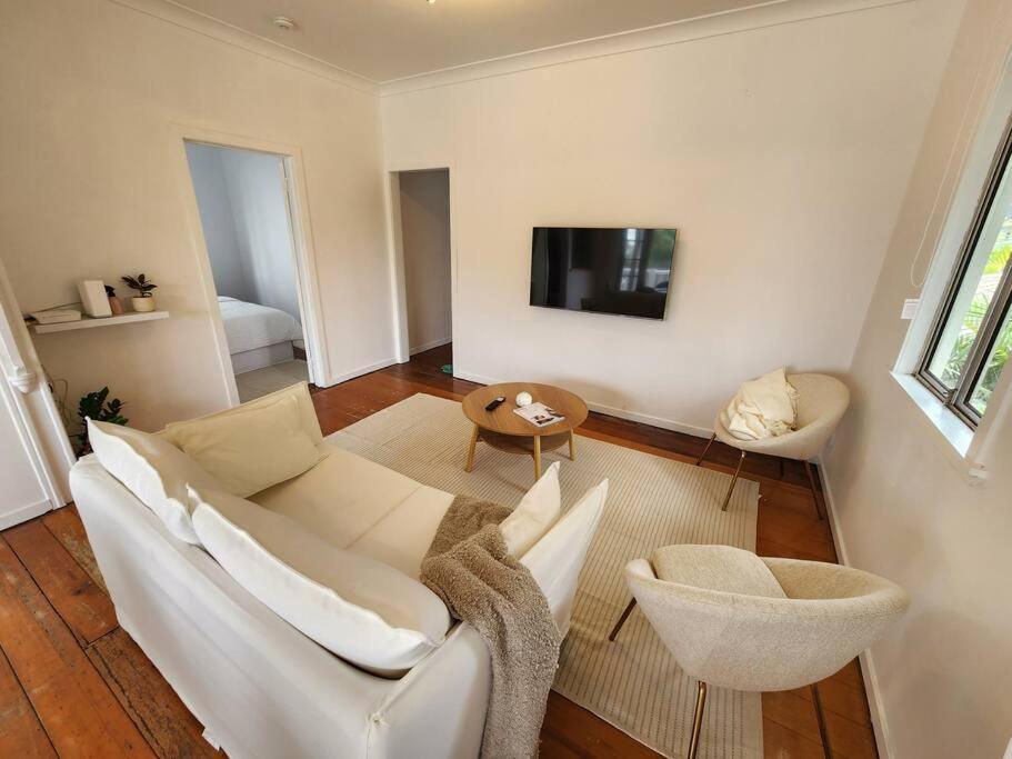 Classic Queenslander With Pool & Yard Holiday home