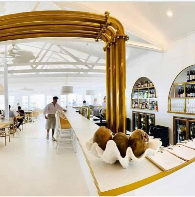 Manly Oasis, 5bd, 3 King Bd,pool Brisbane