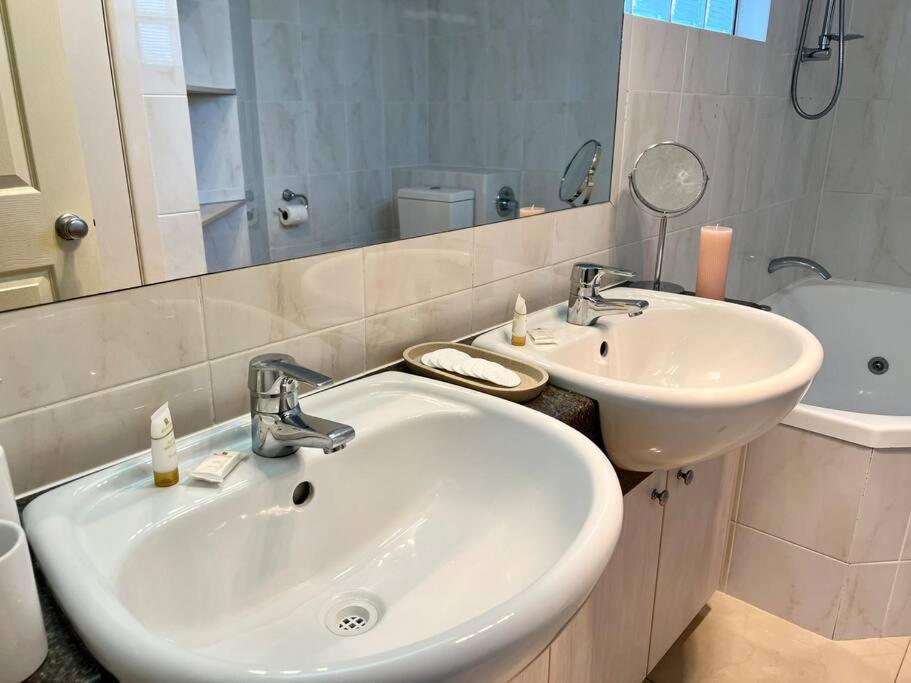 2-bed Acropol With Balcony & Parking Brisbane