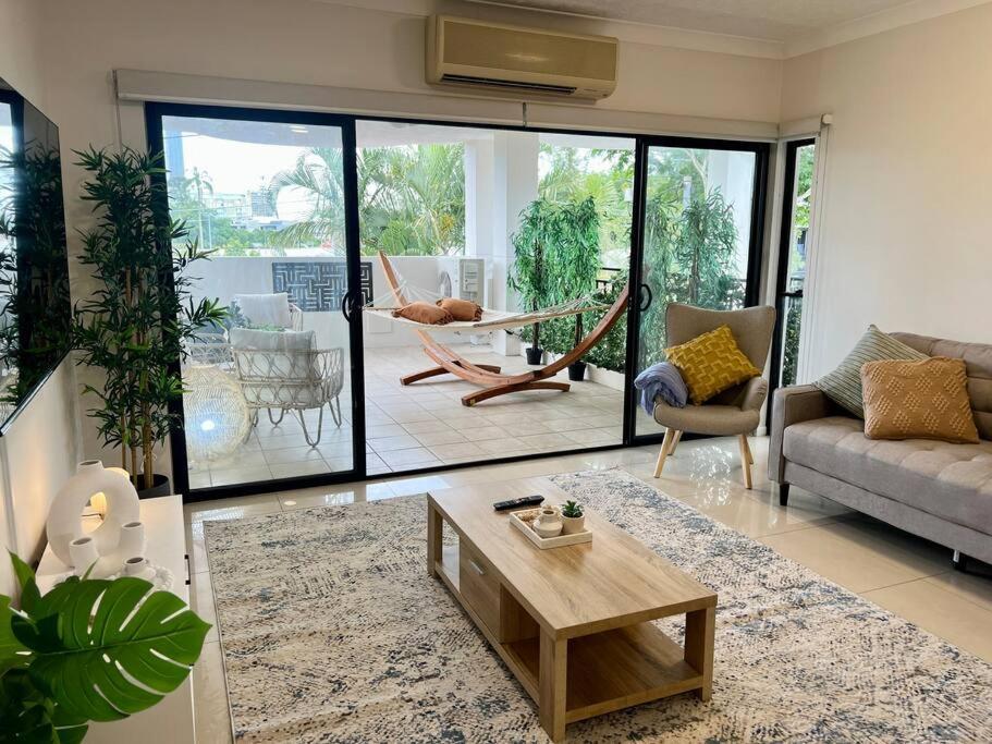 2-bed Acropol With Balcony & Parking *