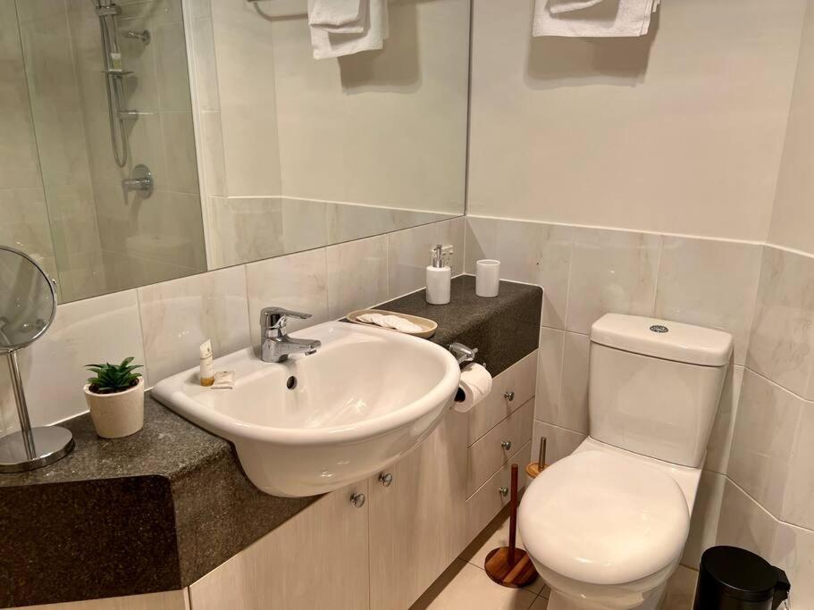 Apartment 2-bed Acropol With Balcony & Parking *