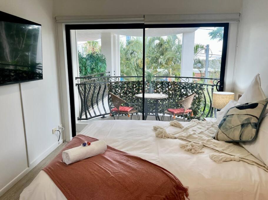 2-bed Acropol With Balcony & Parking *