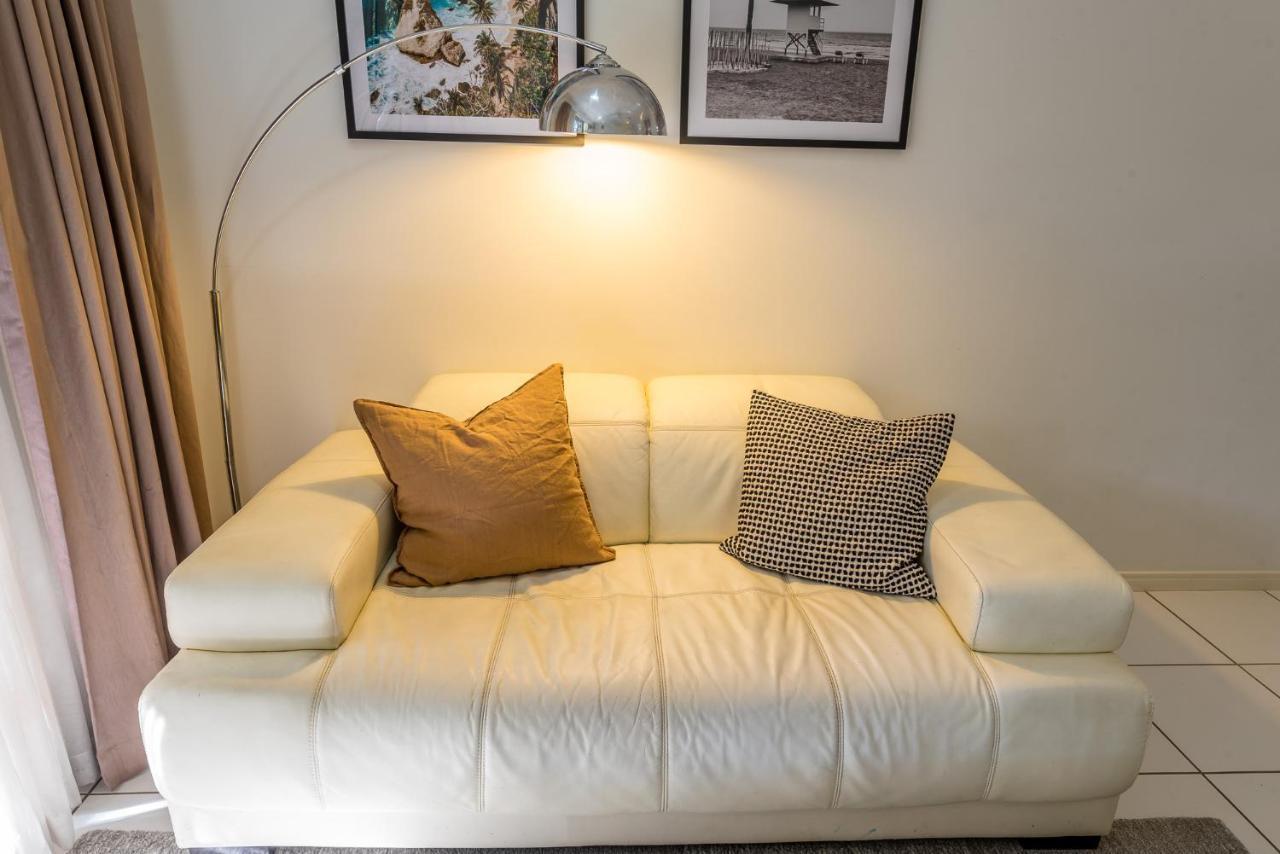 Lovely Family 3 Bedroom Townhouse Close To By Serain Residences Holiday home Brisbane