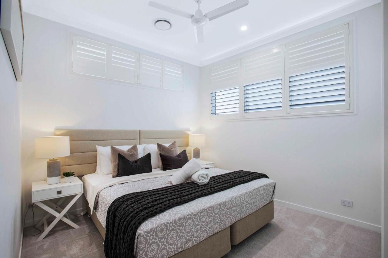 Manly Oasis, 5bd, 3 King Bd,pool Hotel