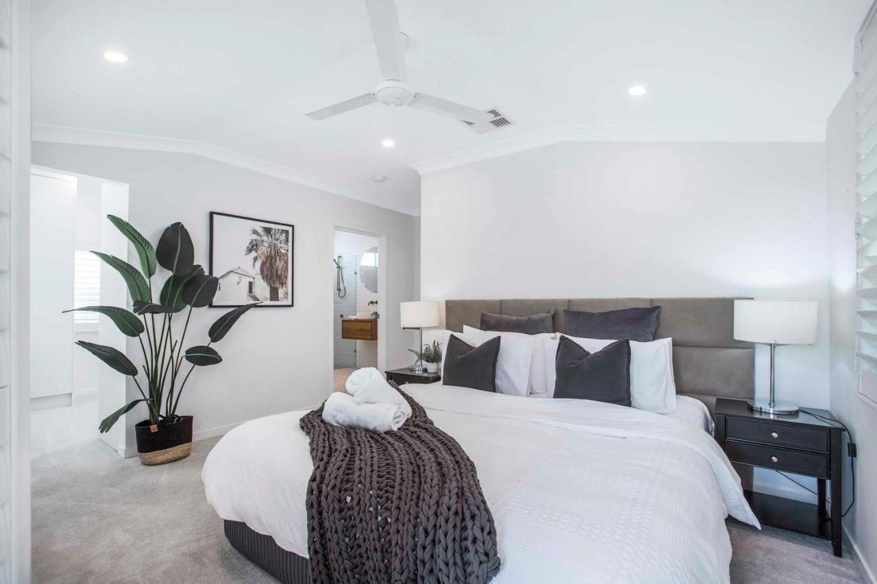 Manly Oasis, 5bd, 3 King Bd,pool Hotel