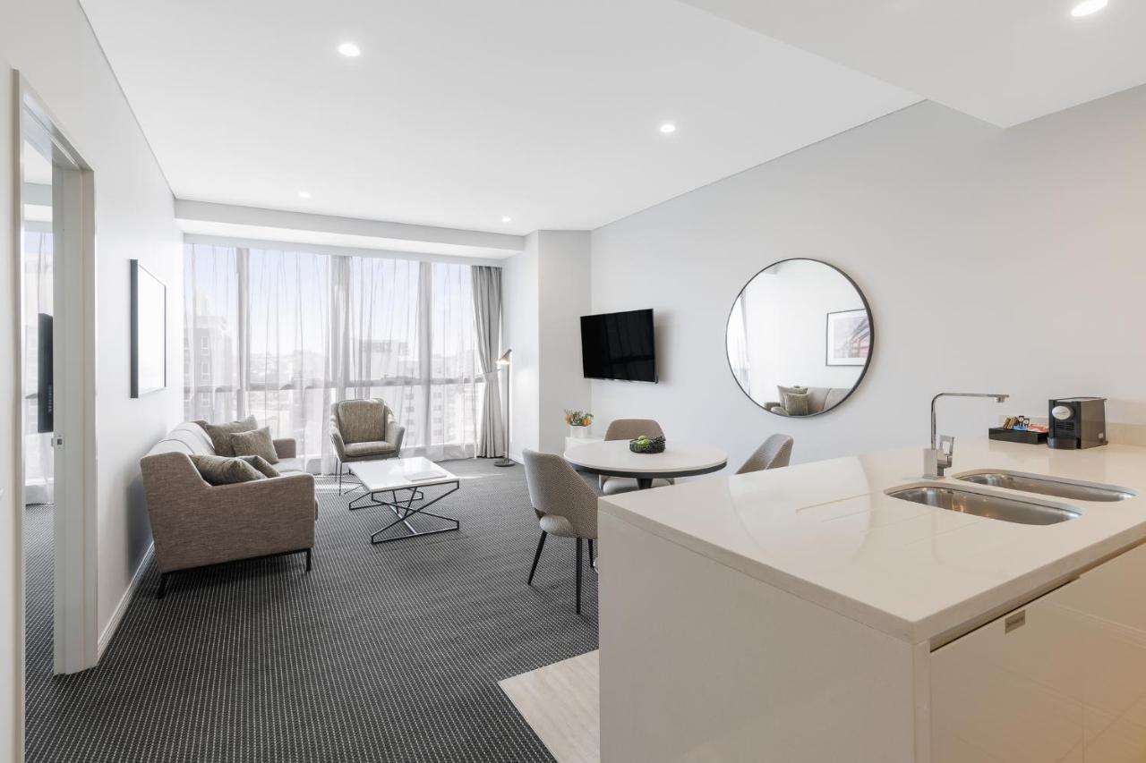 Meriton Herschel Street, 5*