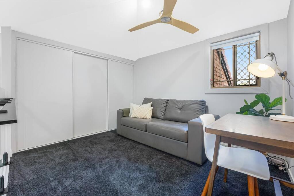 On The Brook - Private 2 Bed + Loft And Pool Apartment *