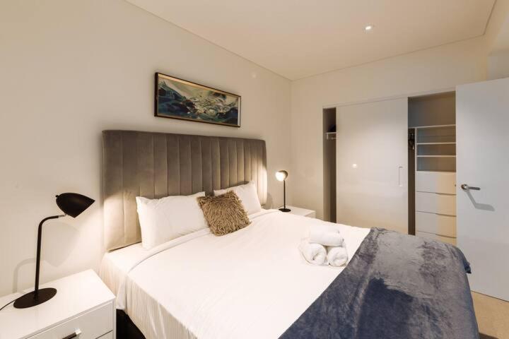 Bed & Breakfast Airtrip On Margaret Street In Cbd 3*