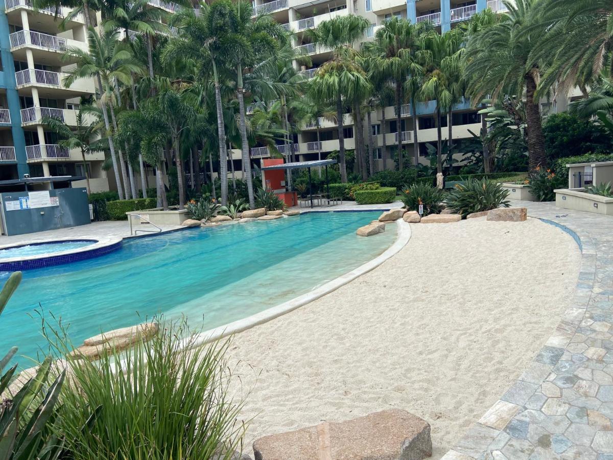 City/valley Apartment