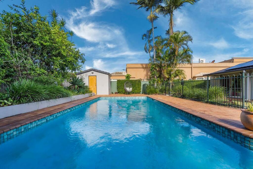 Holiday home Designer's With Pool *