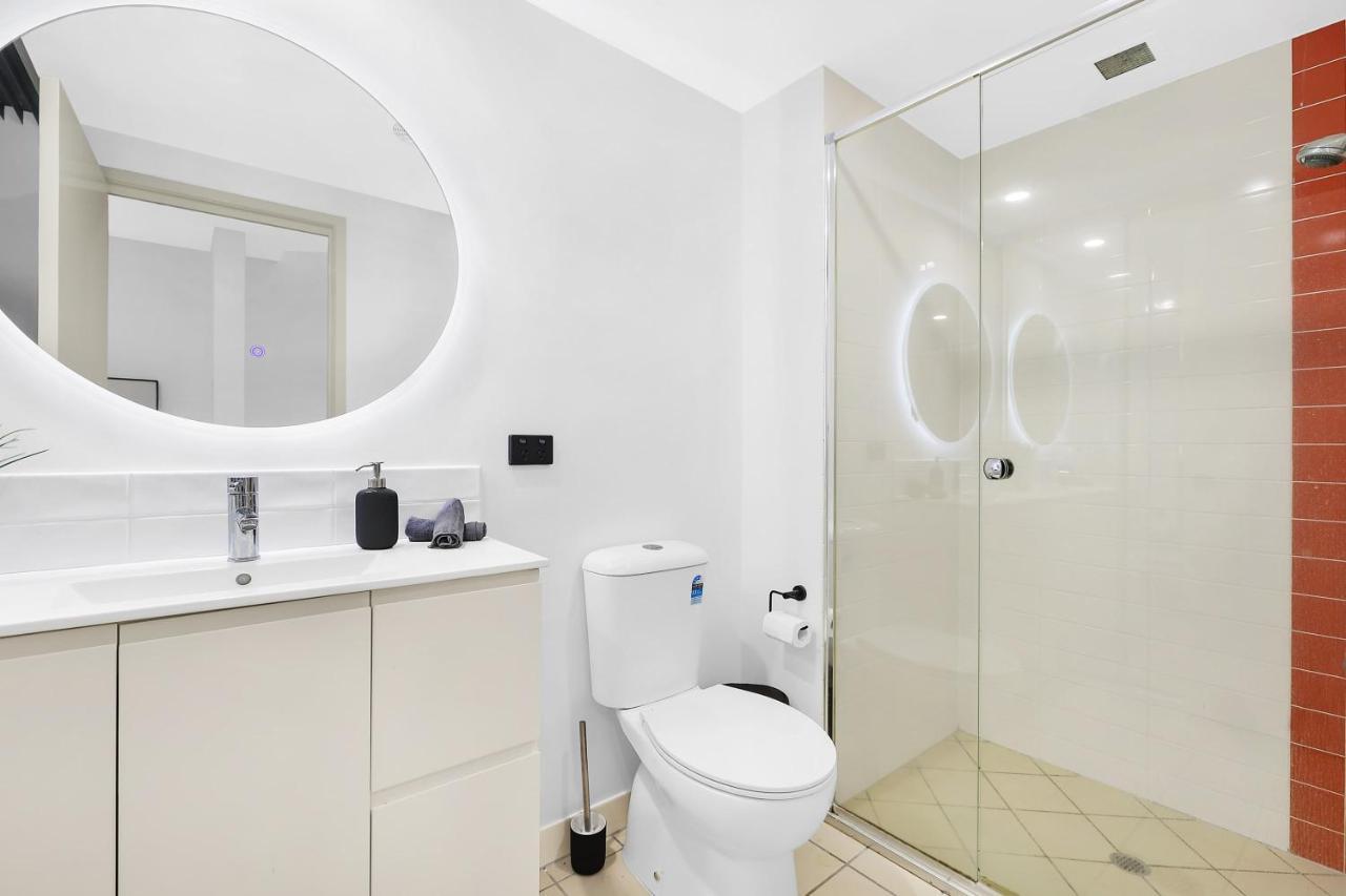 Hotel Luxurious 2br Abode In Superb Location! Brisbane