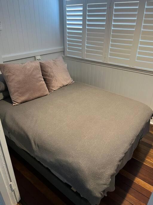 Charming 1920's 4br Freestanding Plantation Qldr.