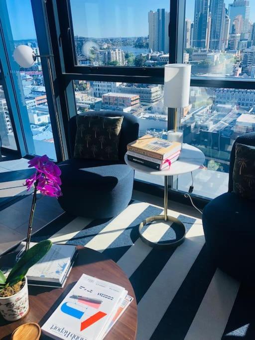 Apartment Prime Located Luxe 2 Bedroom Sky Home/sensational Views *