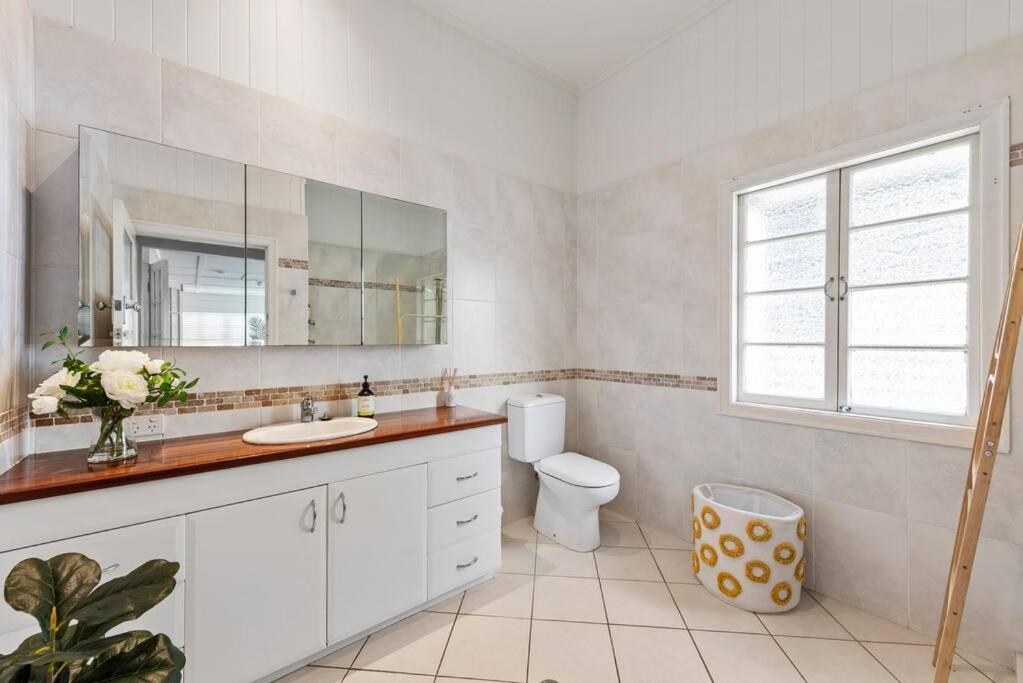 Charming 5br Family W/pool 10min From Airport