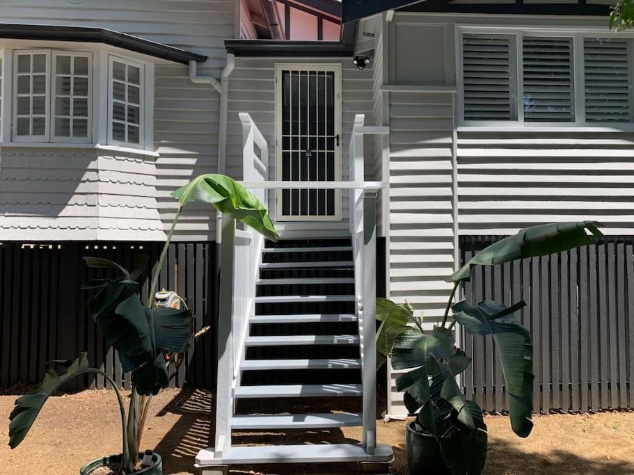 Charming 1920's 4br Freestanding Plantation Qldr. Holiday home *