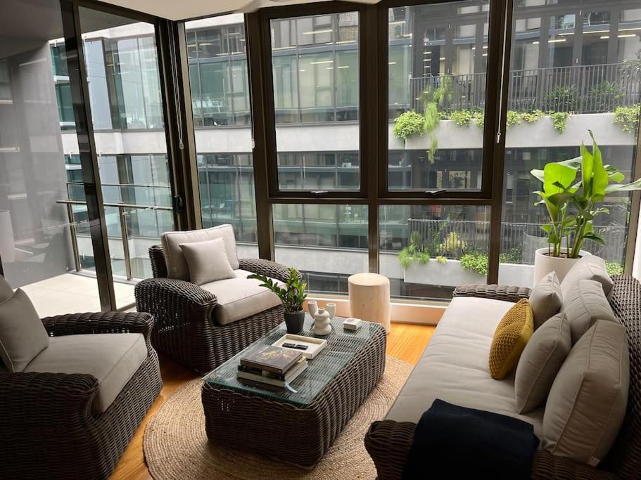 Luxe 2bed/2bath/park In Newstead Apartment