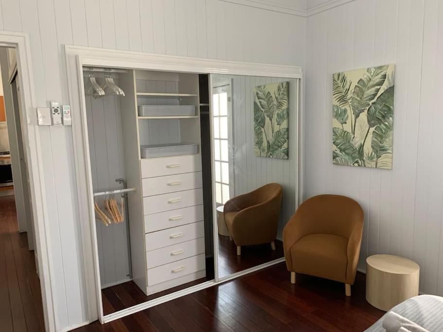 Charming 1920's 4br Freestanding Plantation Qldr.