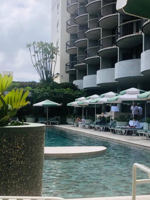 Prime Located Luxe 2 Bedroom Sky Home/sensational Views *