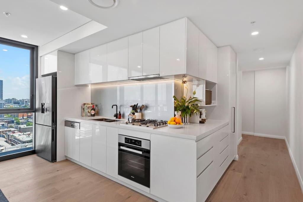 Prime Located Luxe 2 Bedroom Sky Home/sensational Views Brisbane