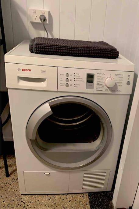 Charming 1920's 4br Freestanding Plantation Qldr.