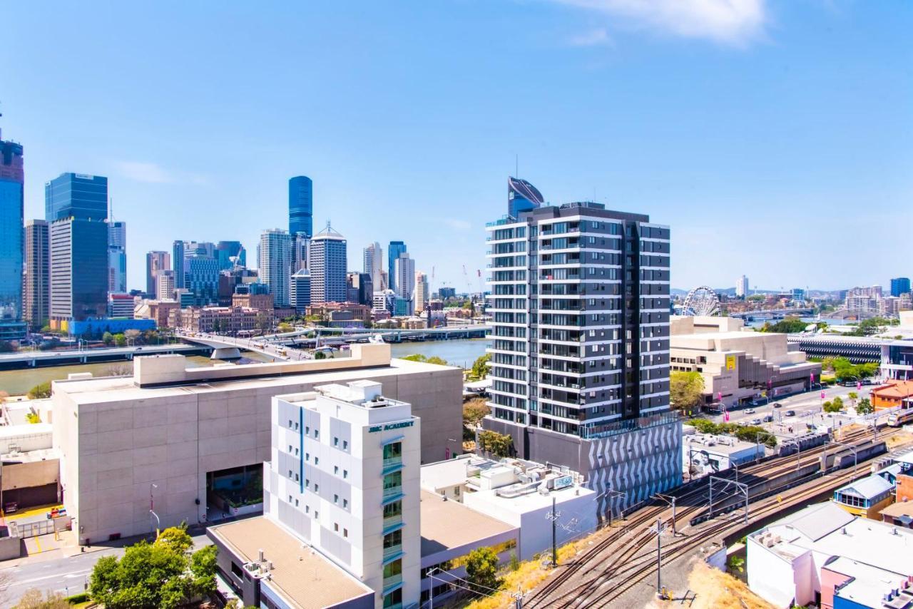 City&riverview 2bd W Prime Location